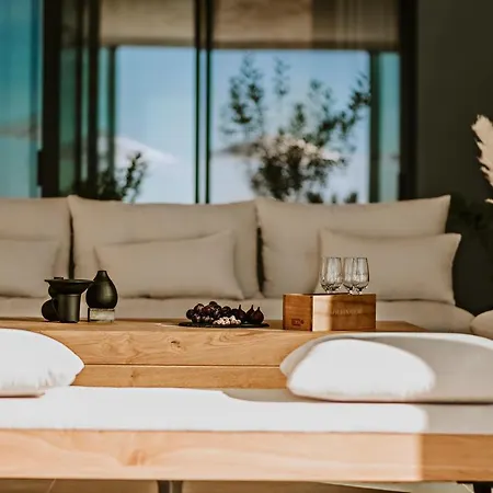 Saphira By Whitedream Katavolos